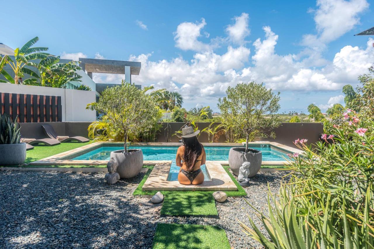 Lama Y Solo Unique Private Room Walking Distance To The Beach Palm Beach Exterior foto