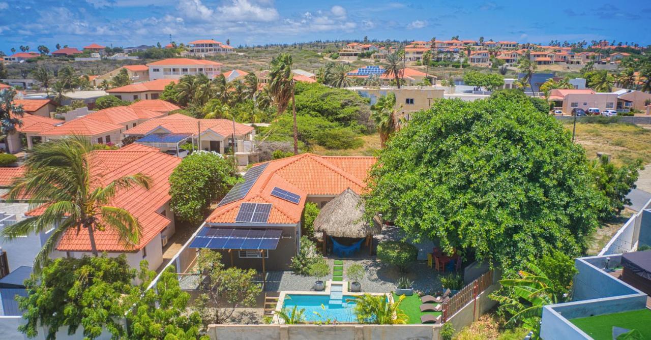 Lama Y Solo Unique Private Room Walking Distance To The Beach Palm Beach Exterior foto