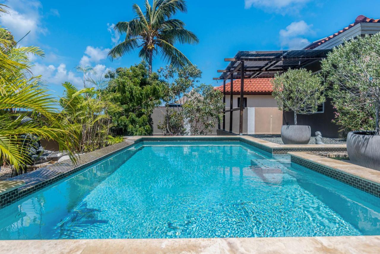 Lama Y Solo Unique Private Room Walking Distance To The Beach Palm Beach Exterior foto