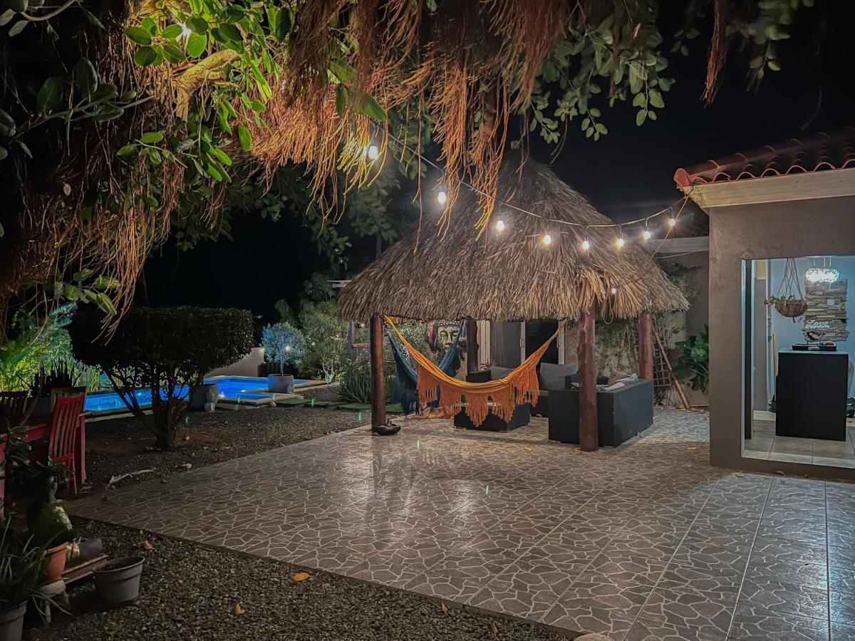 Lama Y Solo Unique Private Room Walking Distance To The Beach Palm Beach Exterior foto