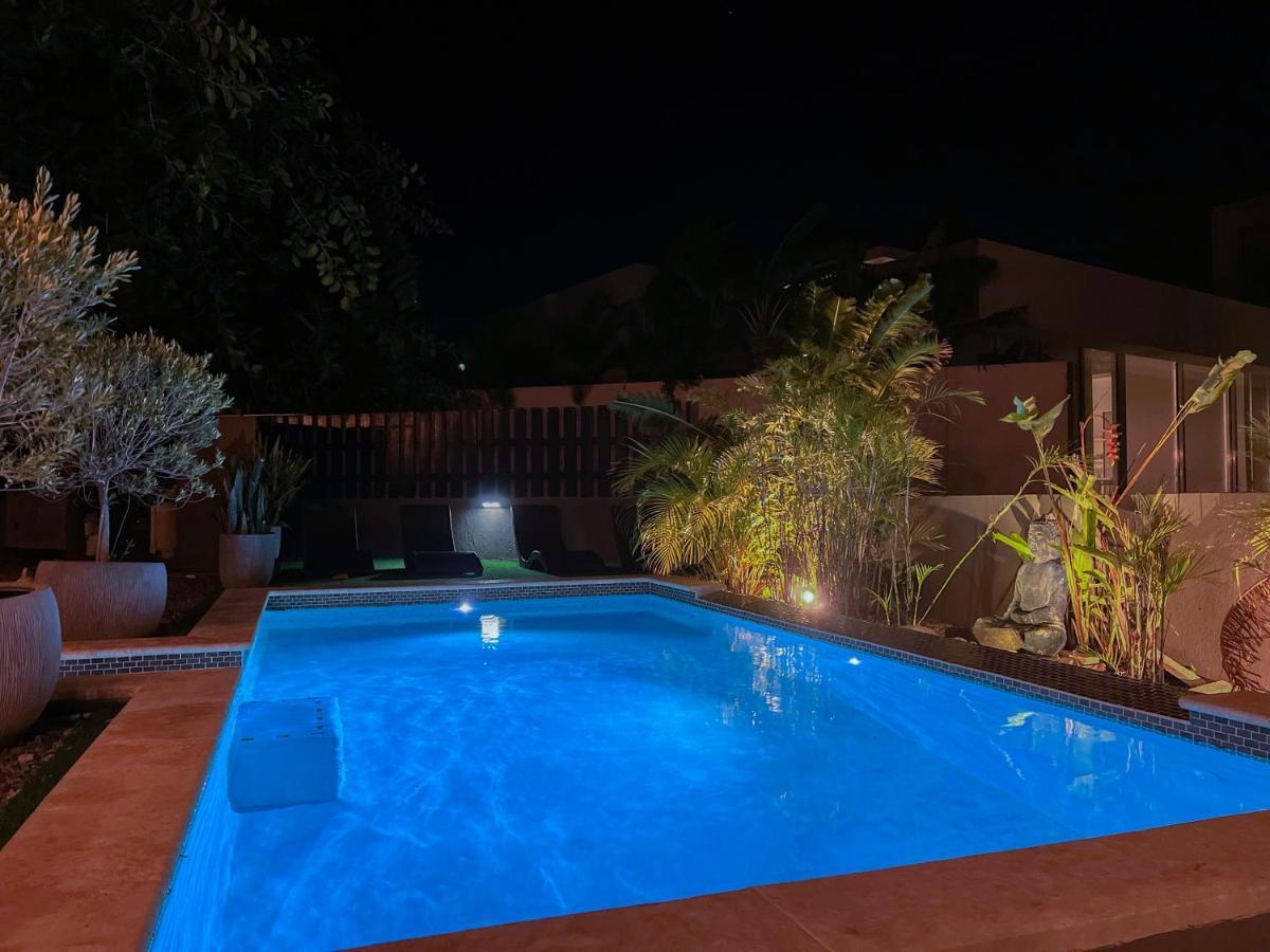 Lama Y Solo Unique Private Room Walking Distance To The Beach Palm Beach Exterior foto