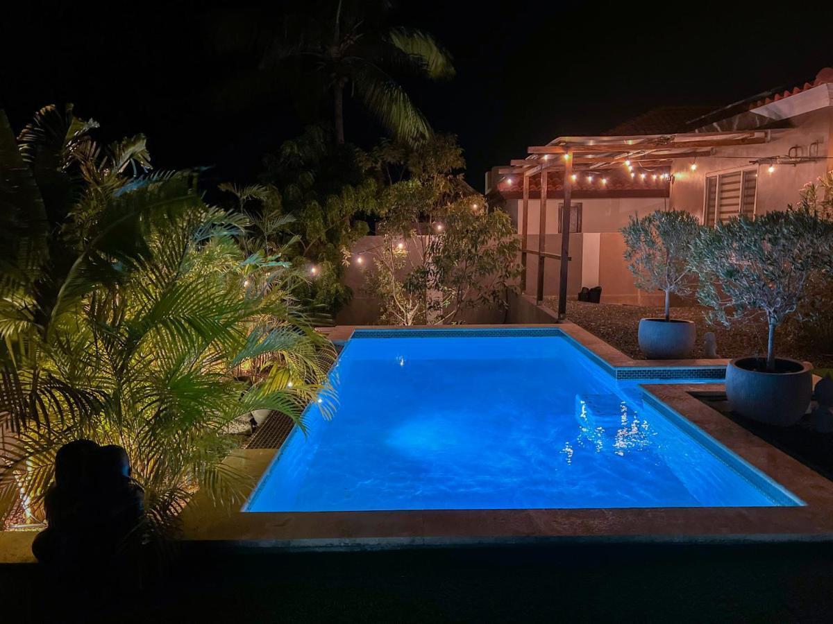 Lama Y Solo Unique Private Room Walking Distance To The Beach Palm Beach Exterior foto